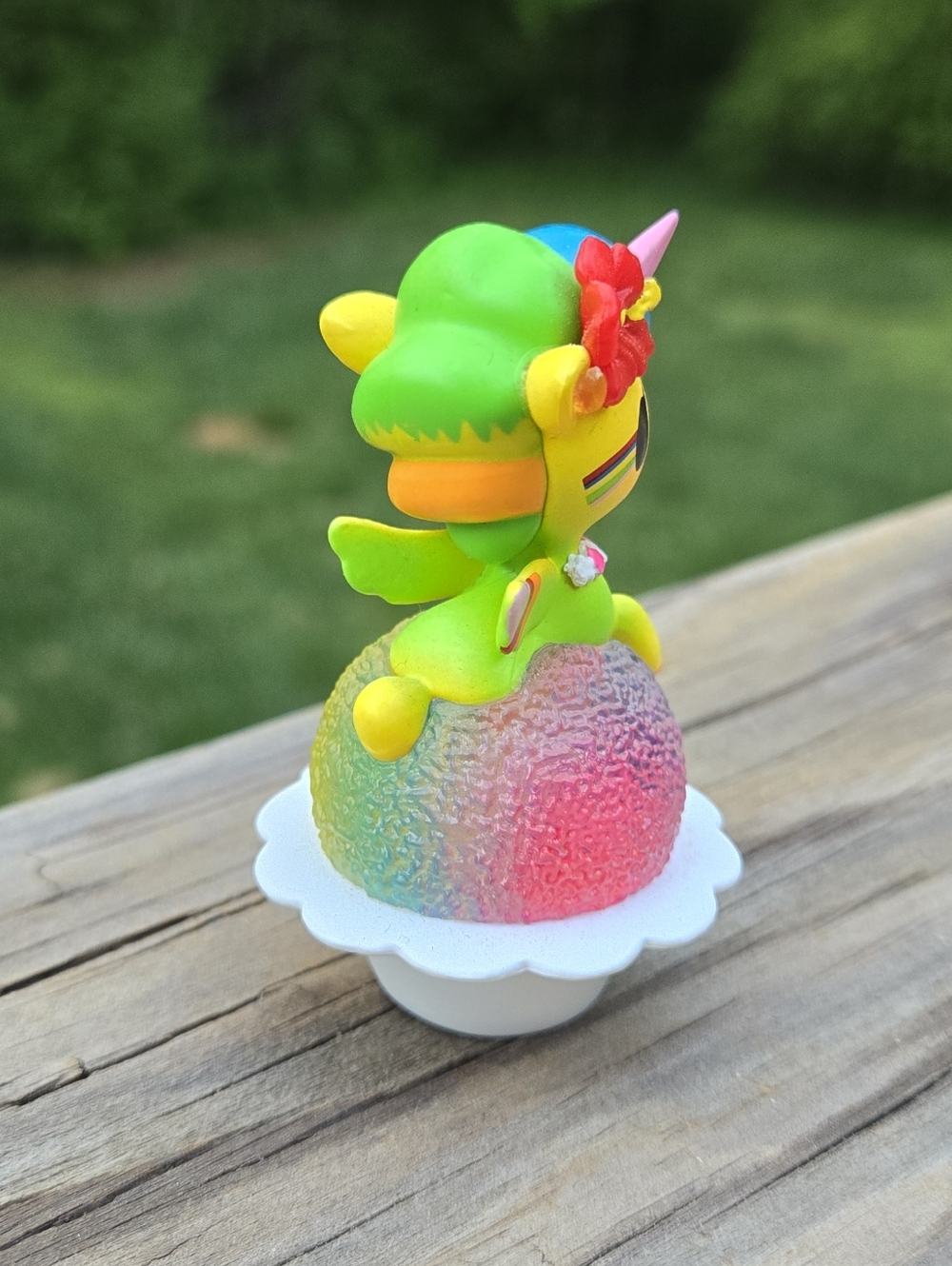 Tokidoki Delicious Unicorno Series 1 Rainbow Unicorn Vinyl Figure on Shaved Ice - Picture 2 of 5